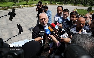 ظریف: ما پول نداریم از اقداماتمان فیلم تبلیغاتی بسازیم/ آشنا: دولت برای تولید سریال پول ندارد
