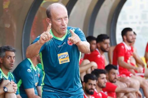 جنجال در پرسپولیس:زمان اعلام لیست مازاد پرسپولیس لو رفت!/قلم قرمز در دستان کالدرون