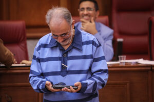 نجفی طلبکار میشود