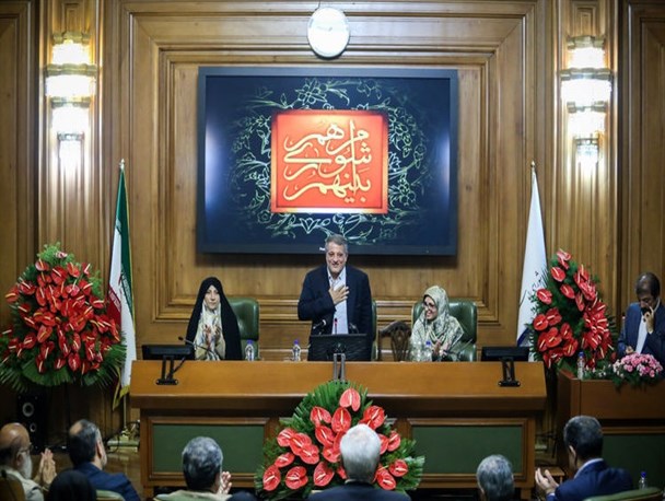 اصلاحطلبان از پس برگزاری یک انتخابات ساده هم بر نمی‌آیند/ ثبت نام های زورکی و صندلی هایی که رقیب ندارد/ دست خالی شورای پنجم در مدیریت شهری بیشتر رو شد