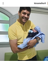 عکس/ کی‌روش پدر شد