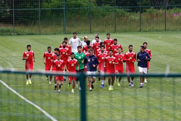 پرسپولیس پشت درهای بسته تمرین می کند