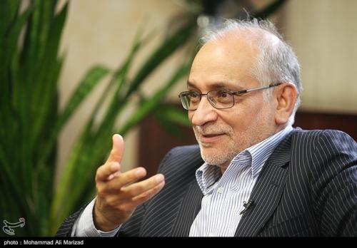  روحانی از مطالبه معرفی وزیر زن نگذرد