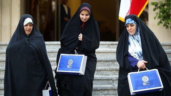 سیاسی بازی برای داغ کردن موضوع معرفی «وزیر زن»/ اصلاح طلبان اصلا اعتقادی به وزیر زن دارند؟/ چرا اصلاحات برای تهران شهردار زن انتخاب نکرد؟