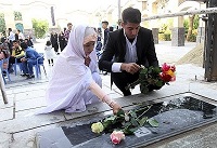 عکس/مراسم عقد زوج همدانی درکنارمزارشهدای گمنام