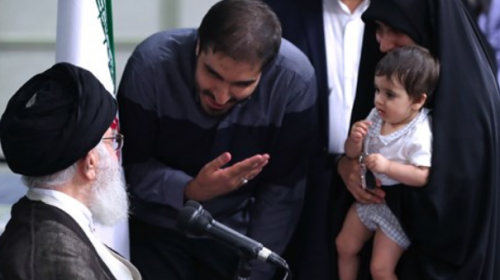 رهبر انقلاب: اگر نگاه انقلابی را دنبال نکنیم، عقب خواهیم ماند