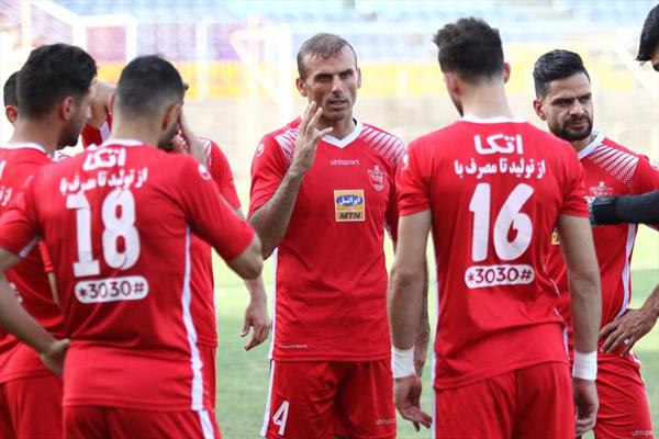 اتش بازی پرسپولیس در باشگاه استقلال/مذاکرات شاه ماهی ابی پوشان با پرسپولیس