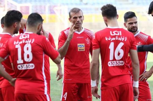 اتش بازی پرسپولیس در باشگاه استقلال/مذاکرات شاه ماهی ابی پوشان با پرسپولیس