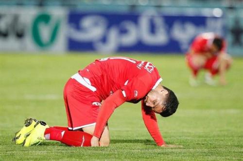 دردسرتازه پرسپولیس:شوک بزرگ به پرسپولیس و کالدرون/ خانه‌نشینی هافبک طلایی برای چند ماه