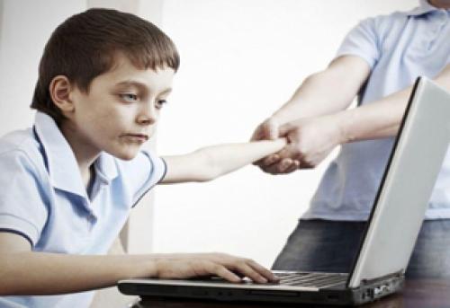 تبعات استفاده کودکان ازفضای مجازی 