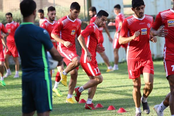 ترکیب جنجالی پرسپولیس رونمایی شد/کالدرون لیست پرسپولیس مقابل پارس‌جنوبی را اعلام کرد