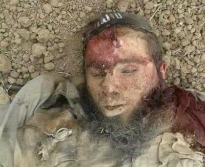 عکس/ سلفی یادگاری با مردگان داعش +18