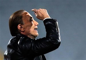  سرمربی سابق پرسپولیس: علیپور باید به پوشیدن پیراهن پرسپولیس افتخار کند 