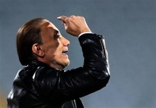  سرمربی سابق پرسپولیس: علیپور باید به پوشیدن پیراهن پرسپولیس افتخار کند 