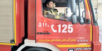  آتش‌سوزی گسترده در انبار چوب 