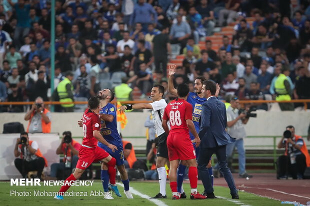  محرومیت هافبک پرسپولیس و احضار ۴ بازیکن