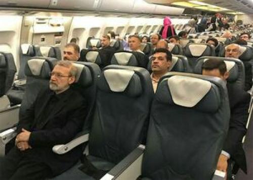 قهر برخی نمایندگان مجلس به دلیل سفر با هواپیمای عمومی 