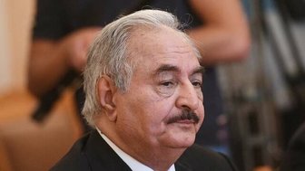  خلیفه حفتر خواستار لغو تحریم تسلیحاتی لیبی شد 