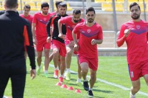 شوک خبری در اردوگاه پرسپولیس: ستاره پرسپولیس نیمکت نشین دیدار حساس شد