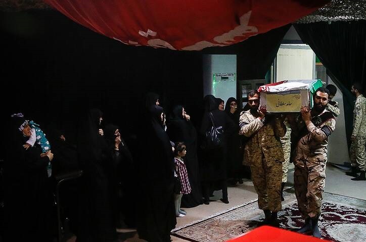  عکس/ وداع جانسوز با پیکر شهید"حامد سلطانی"