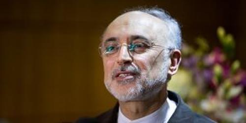 بازدید صالحی از نطنز در آستانه ورود ایران به گام چهارم