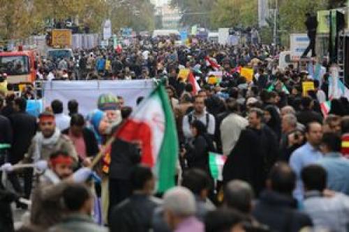اهتزار پرچم استکبارستیزی در ‌دهه پنجم انقلاب/ از حضور روح الله زم تا محاکمه سران آمریکا در راهپیمایی امروز +عکس