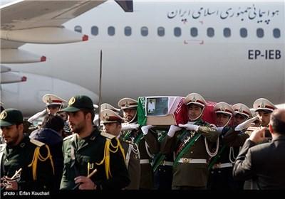  بازگشت پیکر غضنفر رکن‌آبادی به میهن 