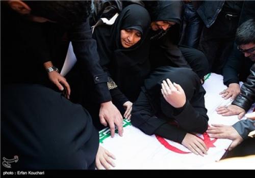  بازگشت پیکر غضنفر رکن‌آبادی به میهن 