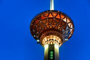 فیلم/ محاصره برج میلاد در هوای برفی