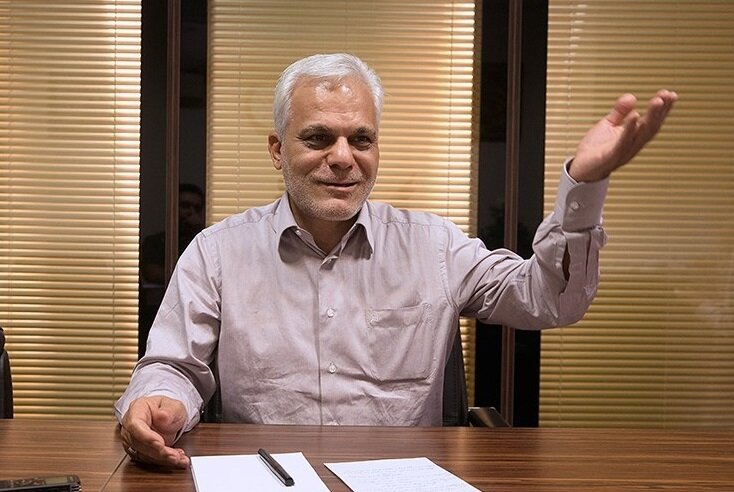 کنایه طلایی به پایداری‌ها:یکدندگی روش‌تان است