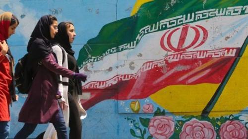 «یک کشور عادی و بی حاشیه باشیم...»، یعنی دقیقاً مثل کجا!؟ 