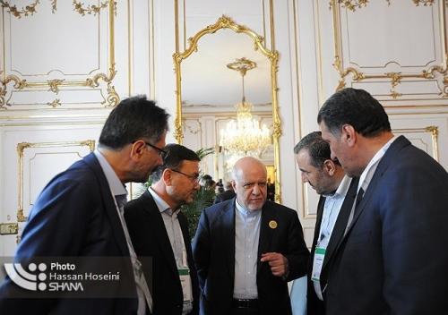  زنگنه گفت استعفا نمی‌دهد