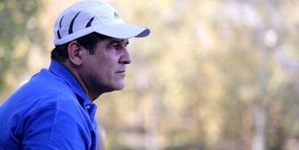مهاجری مقابل پرسپولیس روی نیمکت می‌نشیند 