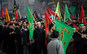 دسته‌های عزاداری دانشجویی به سمت بیت رهبر معظم انقلاب حرکت کردند