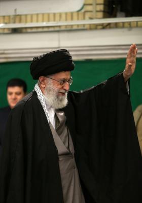 عزاداری هیئت‌های دانشجویی در حضور رهبر معظم انقلاب در اربعین حسینی