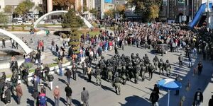  «قمار بزرگ» روحانی در ماجرای بنزین چه بود؟/حمله به پایگاه رای جریان انقلابی با گرانی بنزین