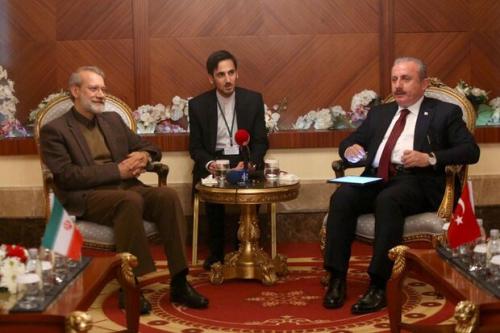 آمریکا و متحدانش دزدان بین المللی هستند