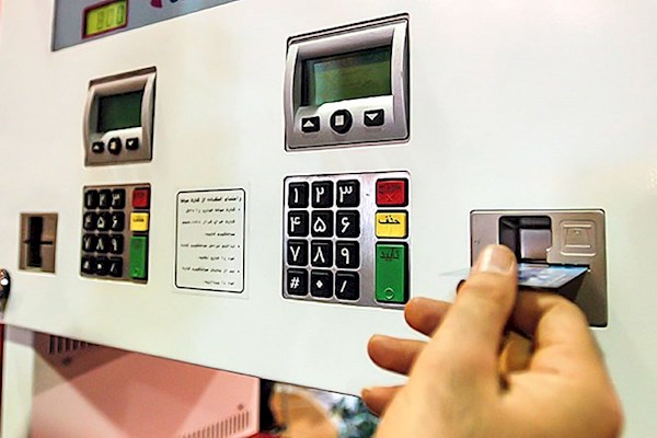 ماجرای کاهش ۲ لیتری بنزین از کارت سوخت