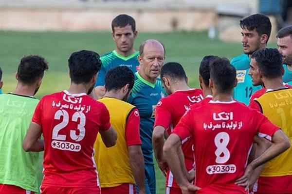 خبربدبه هواداران پرسپولیس :بازیکنان دیگری ر به لیست مازاد کالدرون نزدیک شدند!