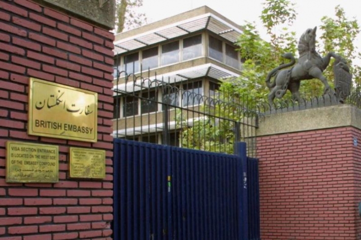 سلبریتی‌ها به خیابان آمدند/ حضور تعدادی از هنرمندان در تجمع هنجارشکنانه با هدایت سفیر انگلیس/ فاز جدید سازماندهی بازیگران توسط سفارتخانه‌های خارجی