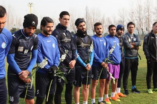  ستاره آبی ها از استقلال جدا شد!