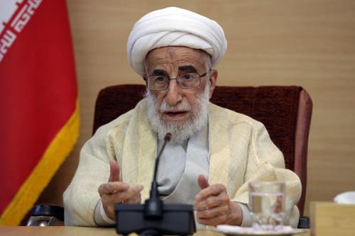سفیر انگلیس باید به عنوان عنصر نامطلوب از ایران اخراج شود 