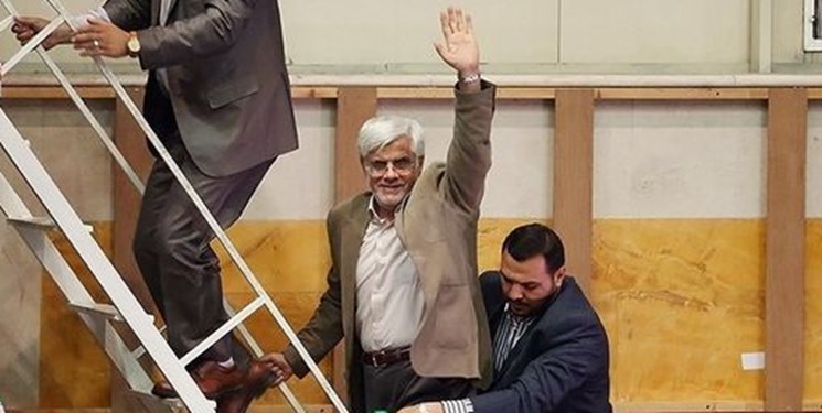  احزاب دو قلوی اصلاحات به دنبال سیاست «رومی روم یا زنگی زنگ»