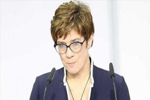 نامزد جانشینی «مرکل» استعفا کرد 