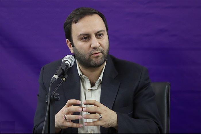 نگاهی به سوابق علمی و سیاسی پیرهادی