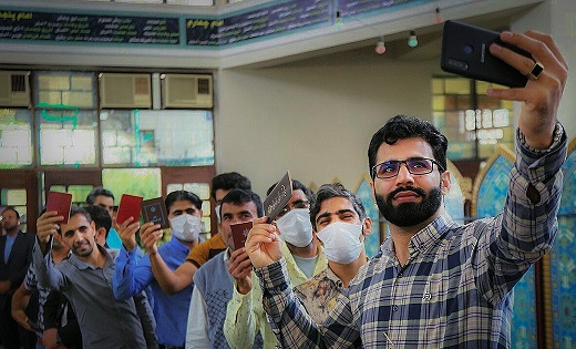 انقلابیون خود را برای خدمت عرضه و ملت هم آنان را با رضایت خریداری کردند! 
