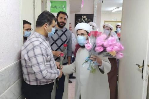 طلاب قم لباس سفید پوشیدند