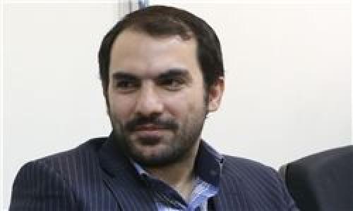 این آخوند آشنا نیست؟!