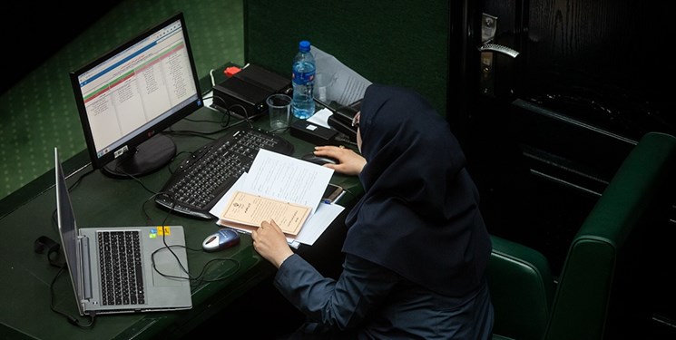 برگزاری جلسه متفاوت مجلس با تبلت