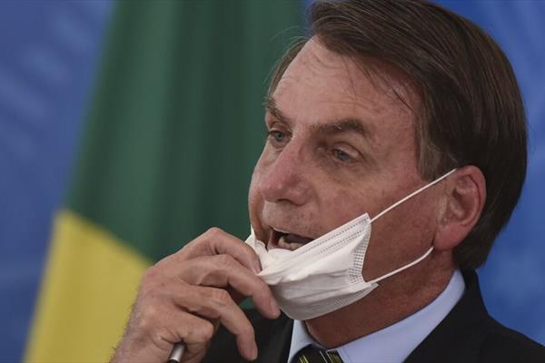 رئیس‌جمهور برزیل: قرنطینه شهرها «جنایت» است